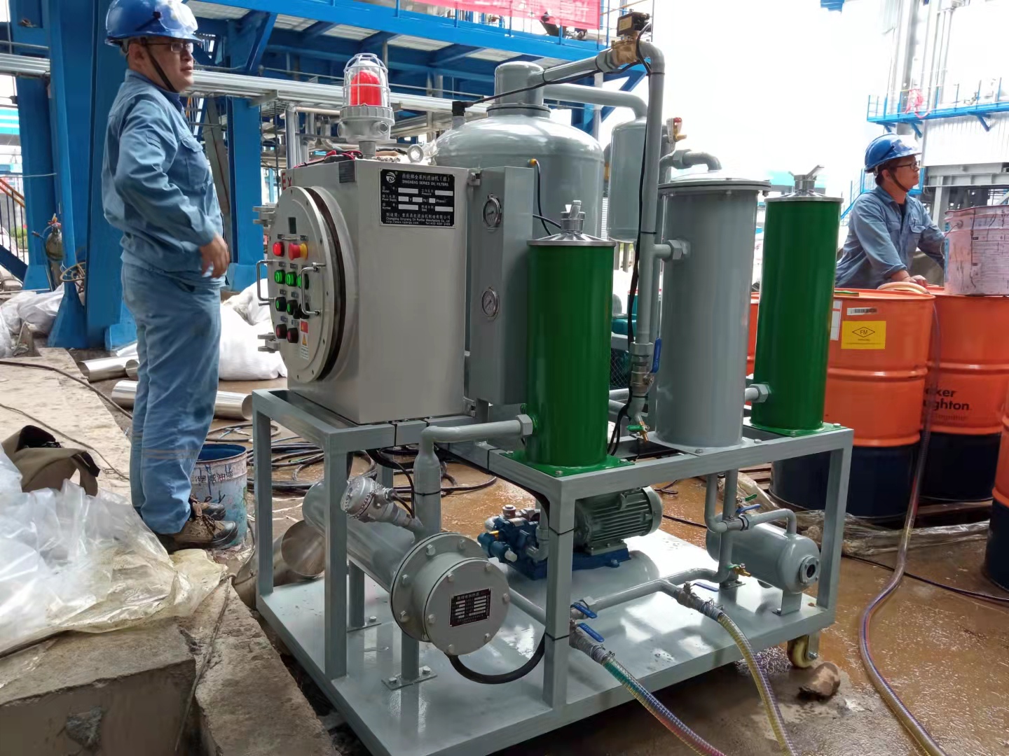 山東鑫泰石化濾油機使用現場
